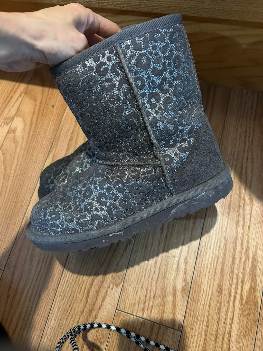Kids UGG Leopard Print Winter Boots Size 2 - photo 2