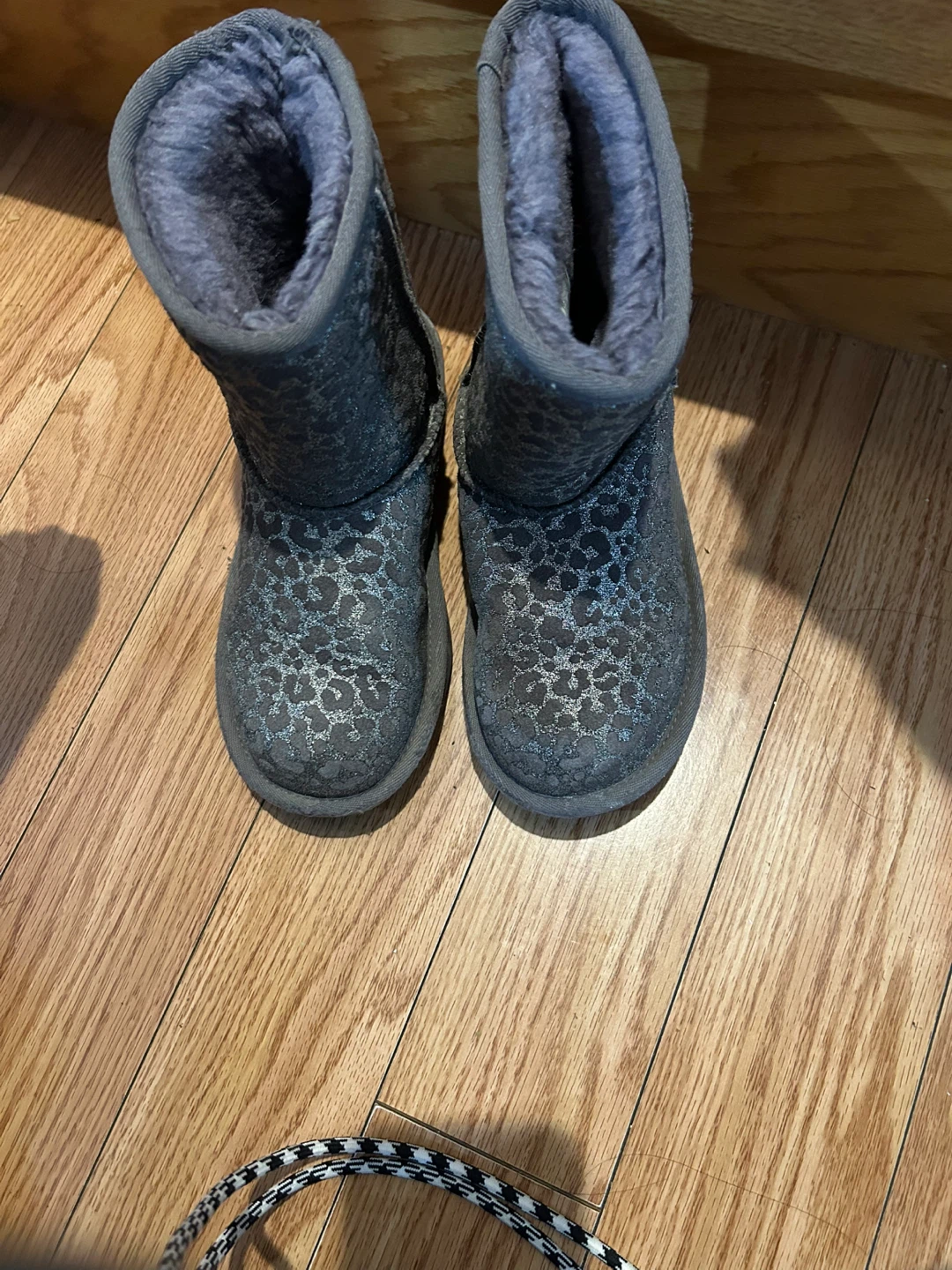 Kids UGG Leopard Print Winter Boots Size 2 - photo 4
