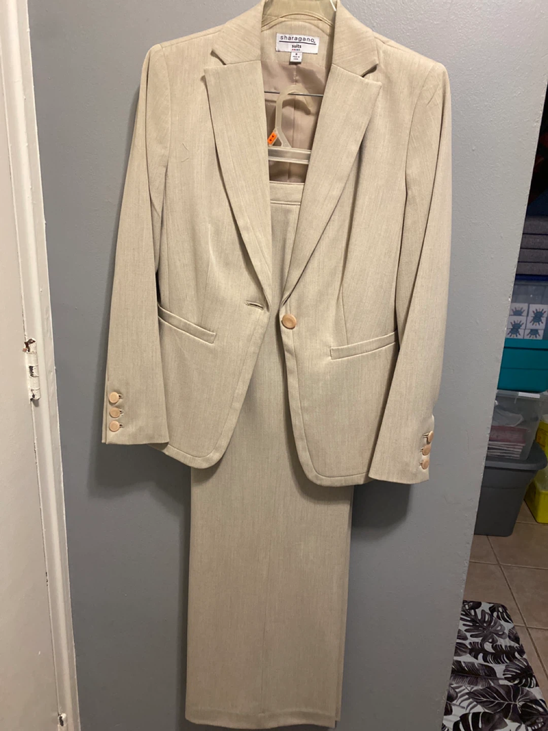 Ladies suit