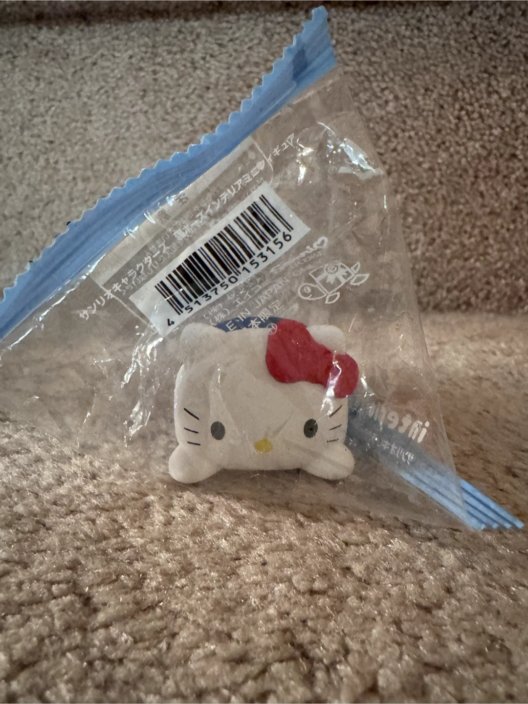 Hello Kitty Sanrio Character Mini Figure - photo 4