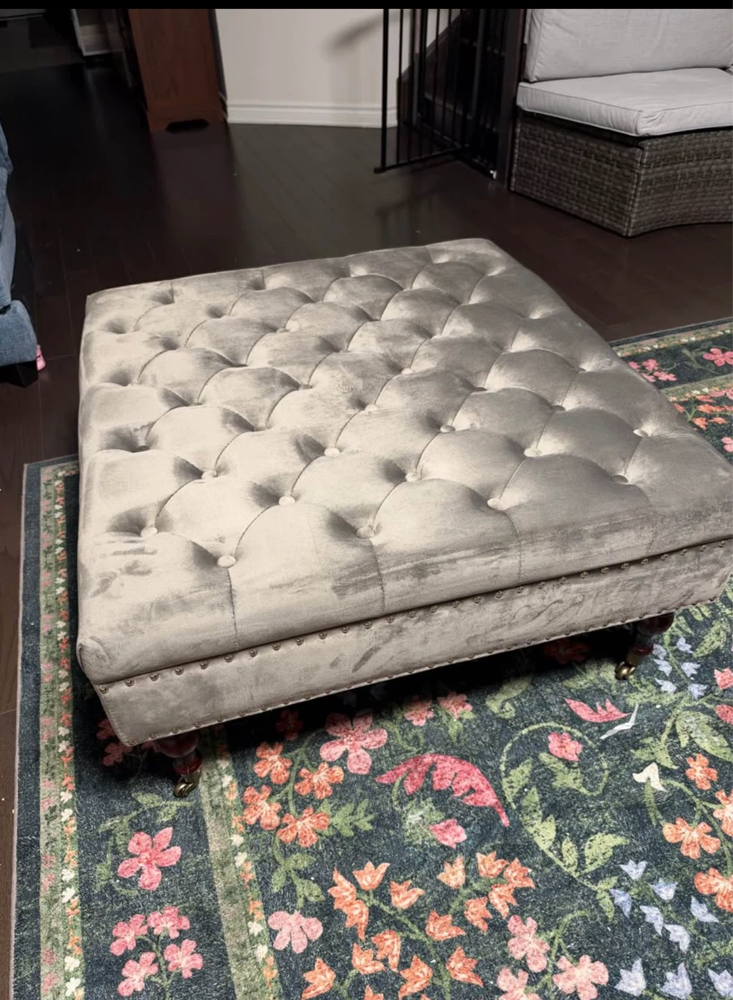 Tufted grey Velvet Ottoman - photo 2