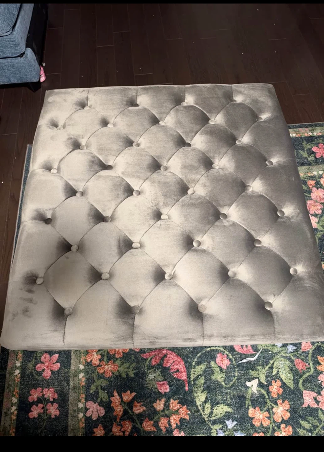 Tufted grey Velvet Ottoman - photo 3