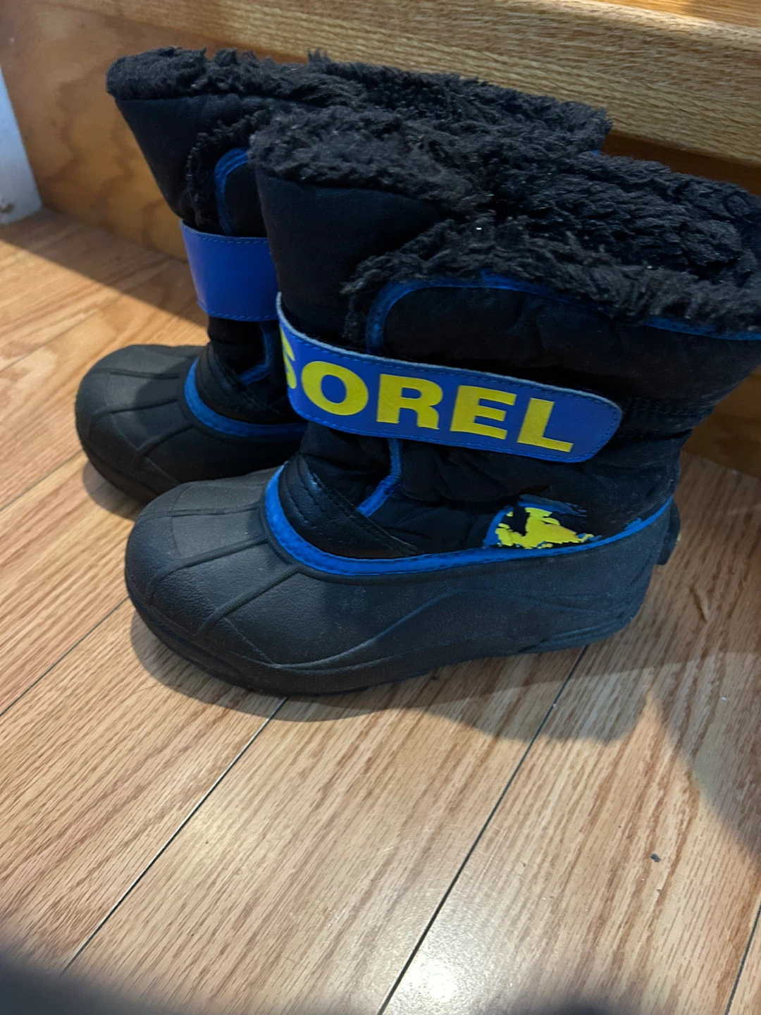 Toddler Sorel Winter Boots Size 13 Holes inside