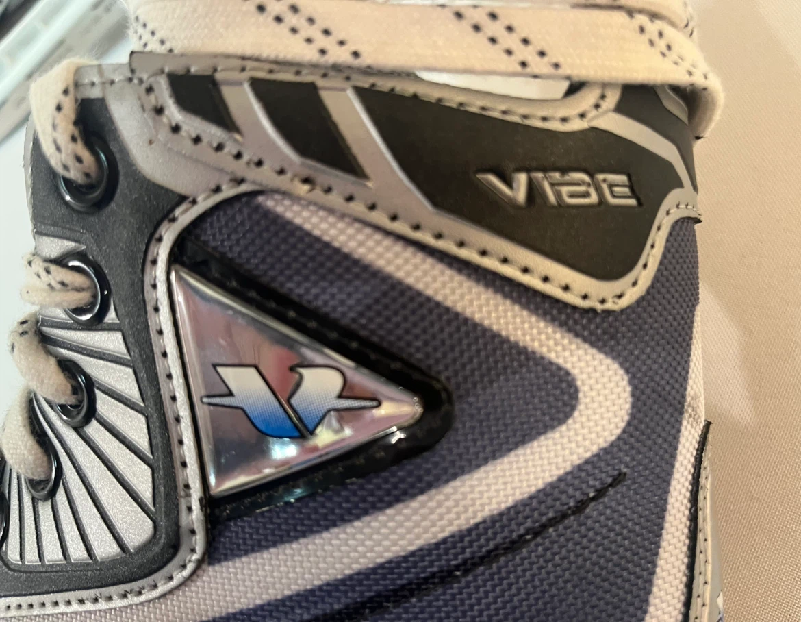 Boys or Teens 5.5 / 7 - CCM Vector Skates - photo 5