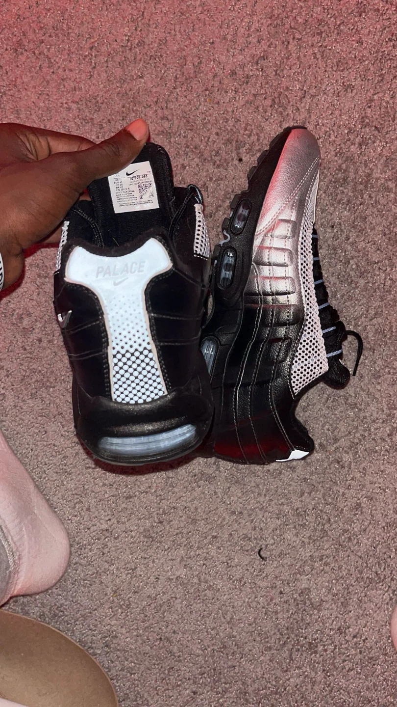 Size 11 Nike Air Max 95 x Palace Sneakers - photo 4