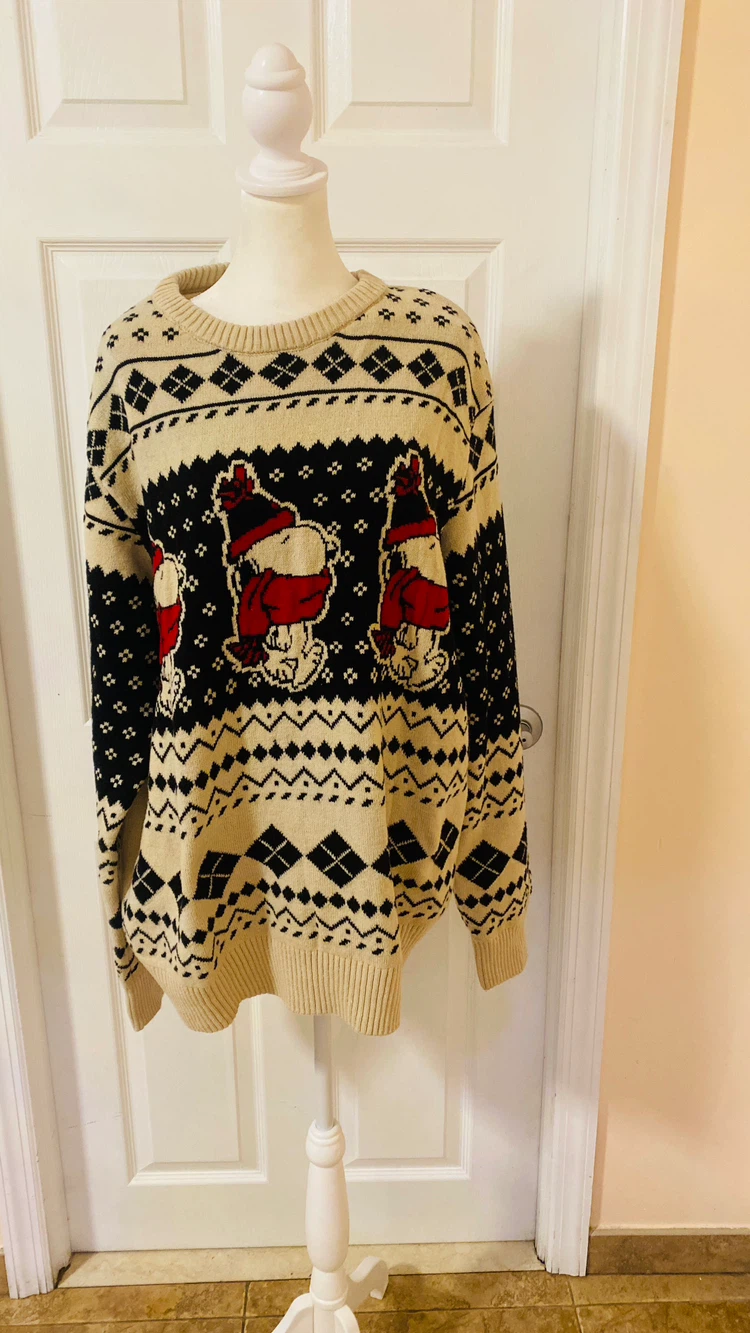 Peanuts sweater size xl