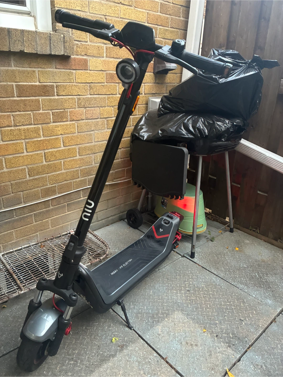 NIU KQi300X Electric Scooter