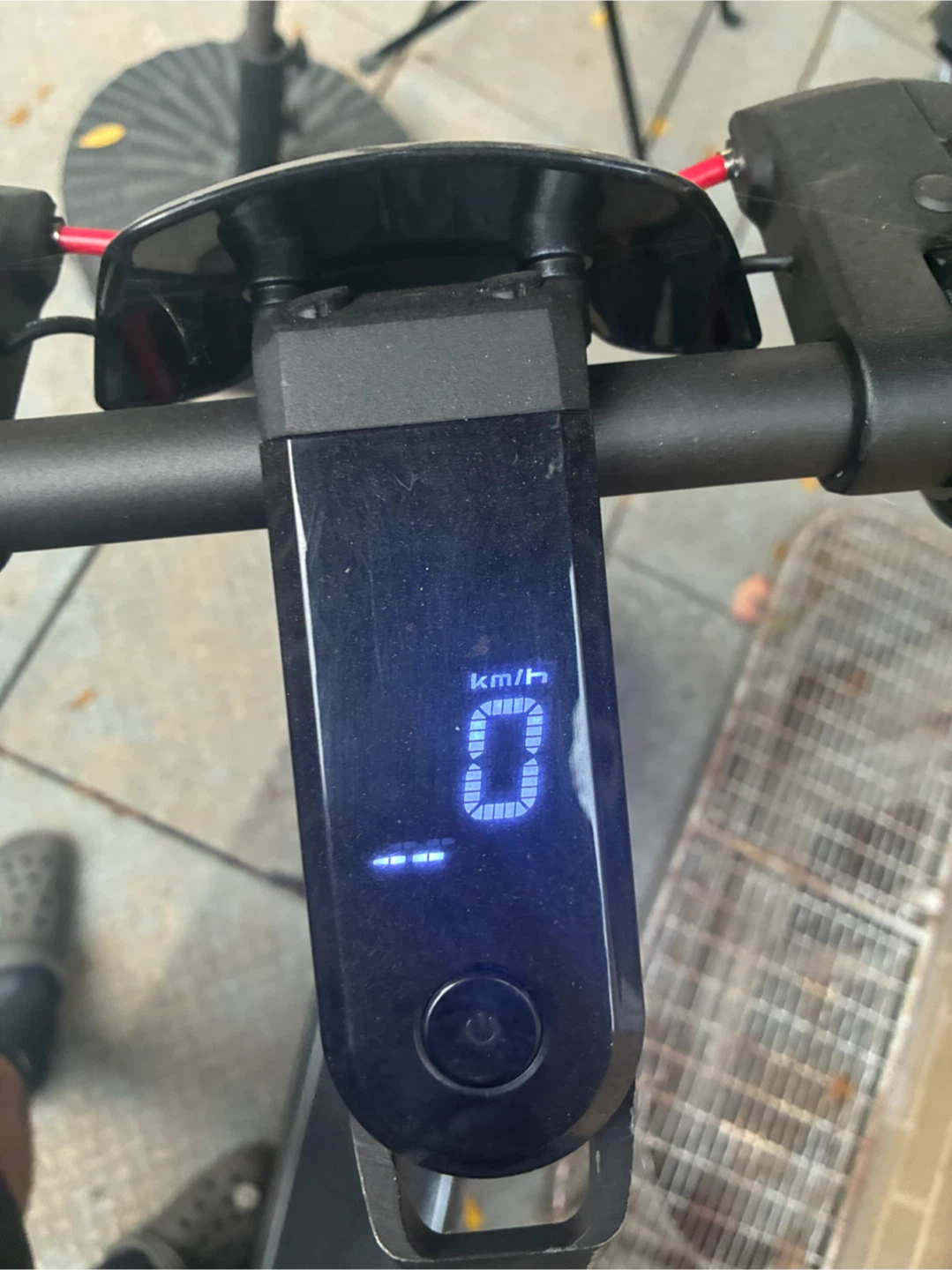 NIU KQi300X Electric Scooter - photo 2