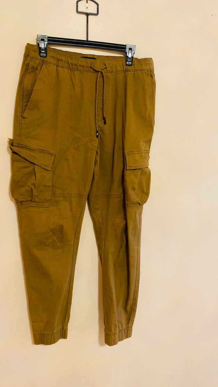 Men’s cargo size 34