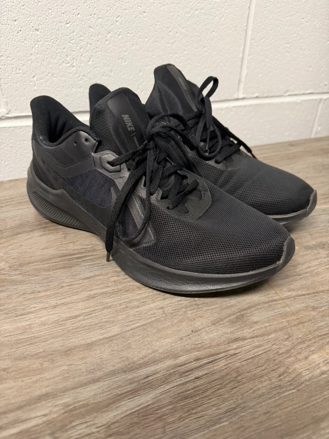 Nike Downshifter 10 Black Running Shoes - Size 11