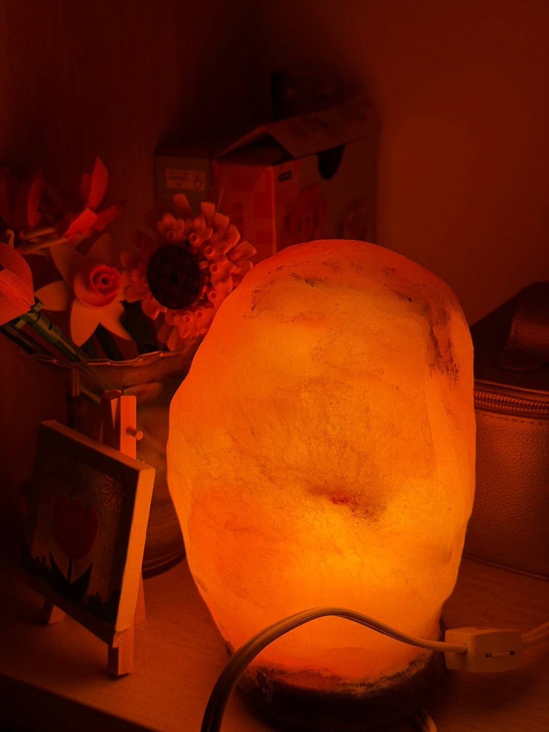 Himalayan salt lamp