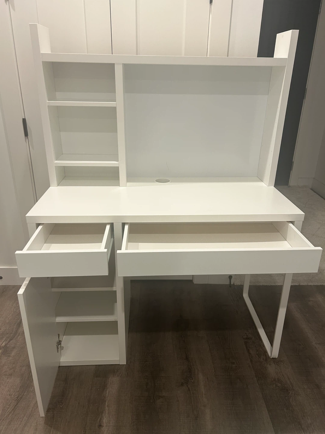 IKEA MICKE desk with hutch in white - photo 2