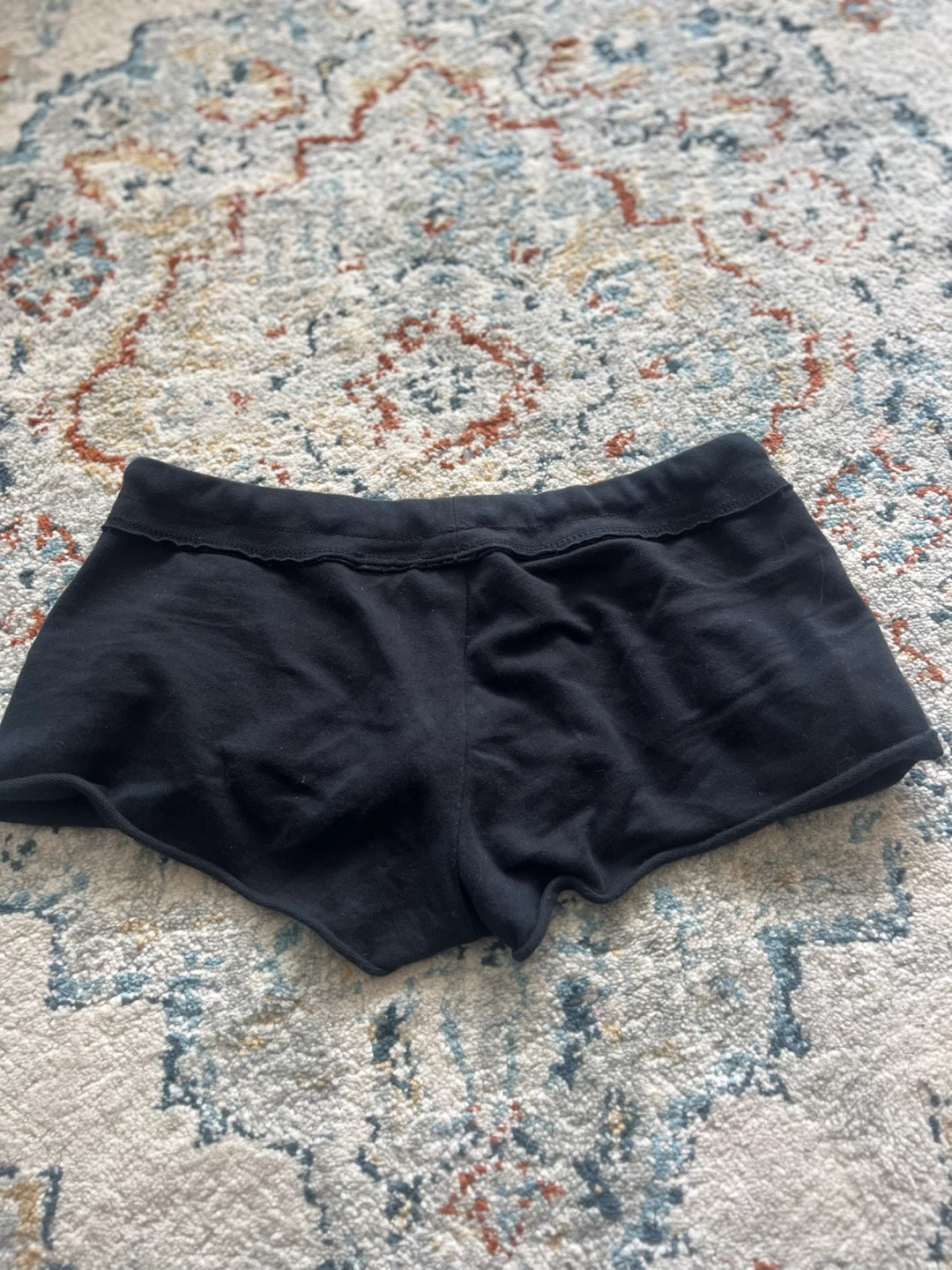 Vintage low-rise black sweat-shorts - photo 2