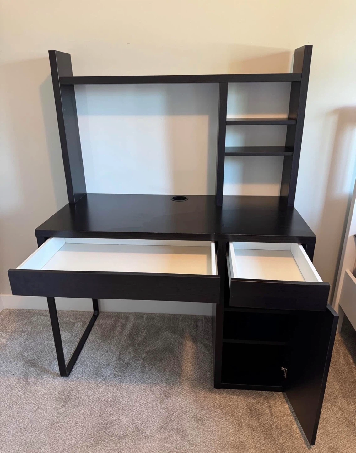 IKEA MICKE desk with hutch in black - photo 2