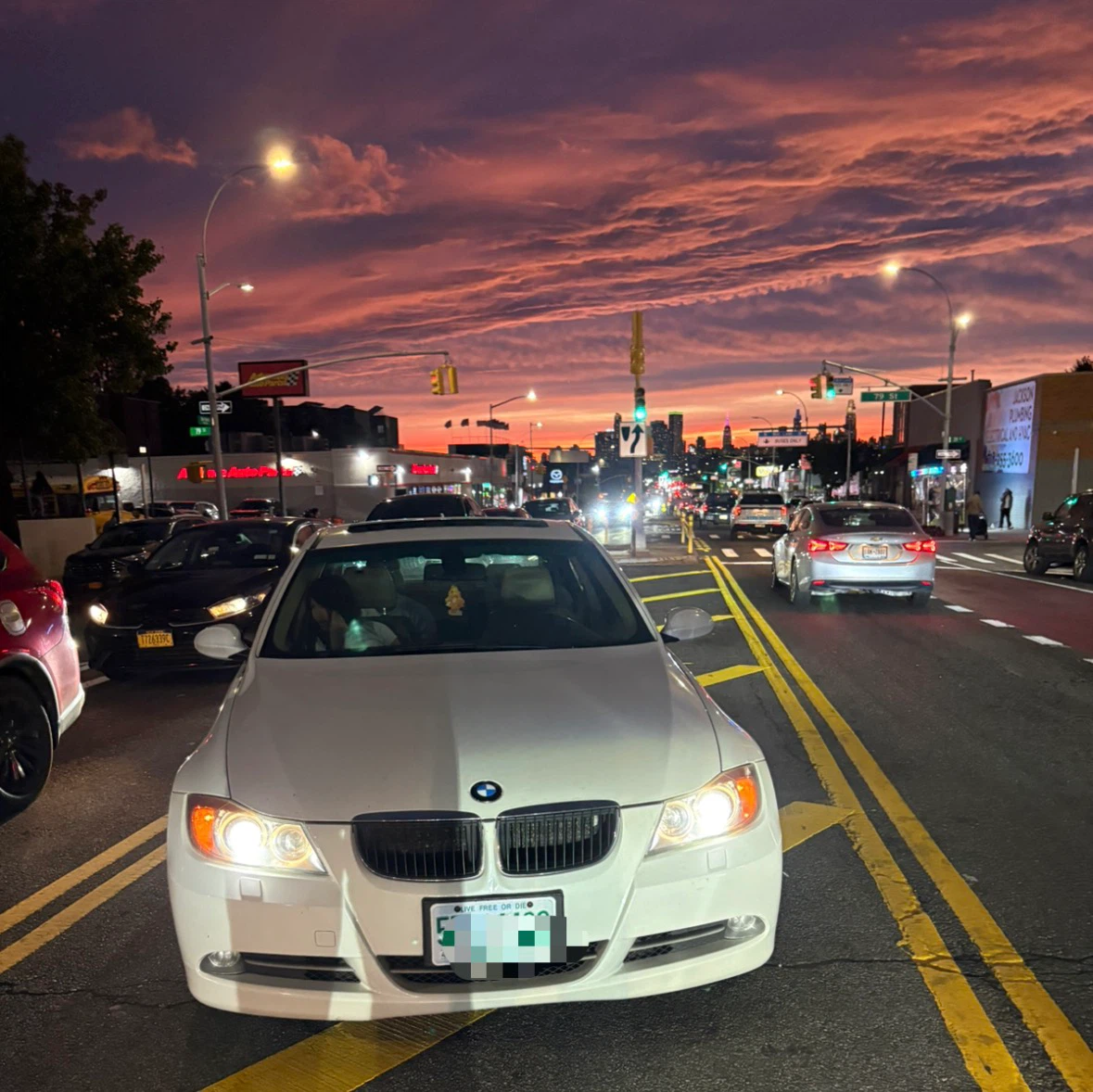 White BMW 328xi Sedan - photo 2