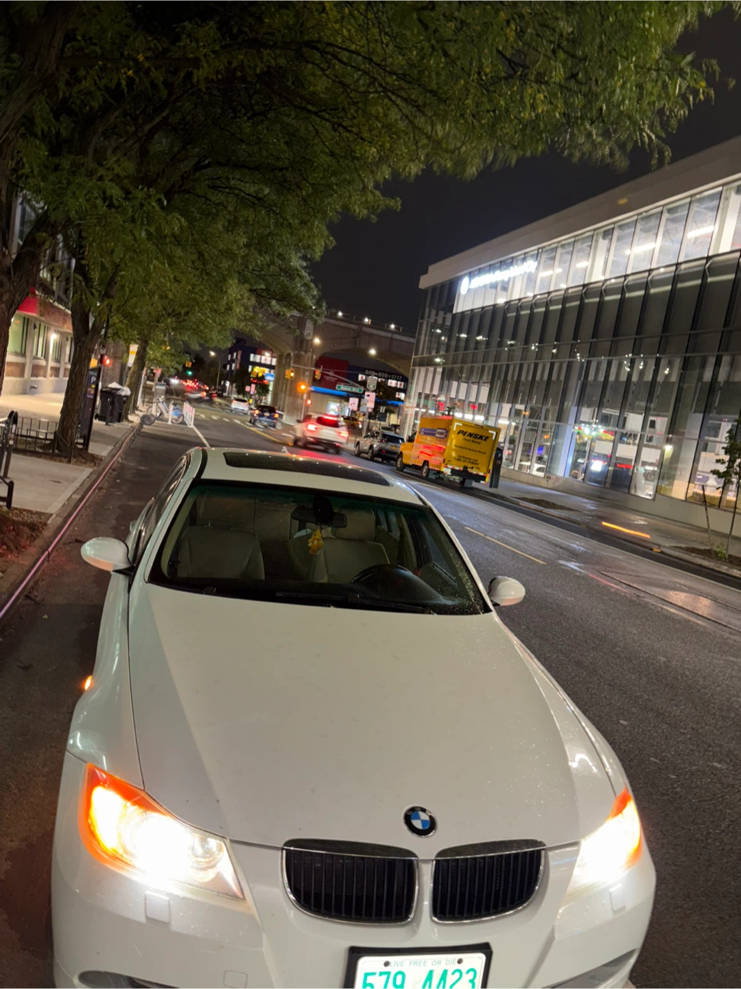 White BMW 328xi Sedan - photo 4