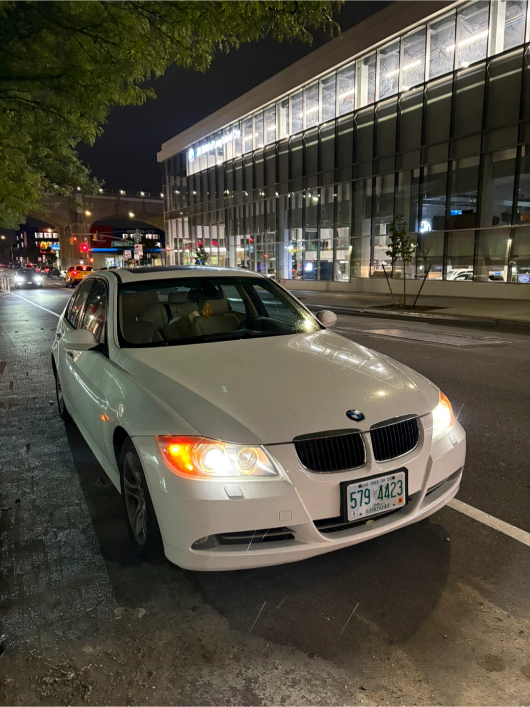 White BMW 328xi Sedan - photo 5