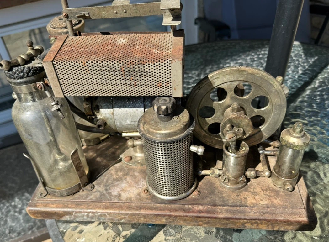 Early 1900s Embalming Pump - photo 2