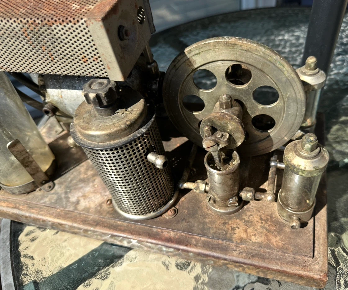 Early 1900s Embalming Pump - photo 3