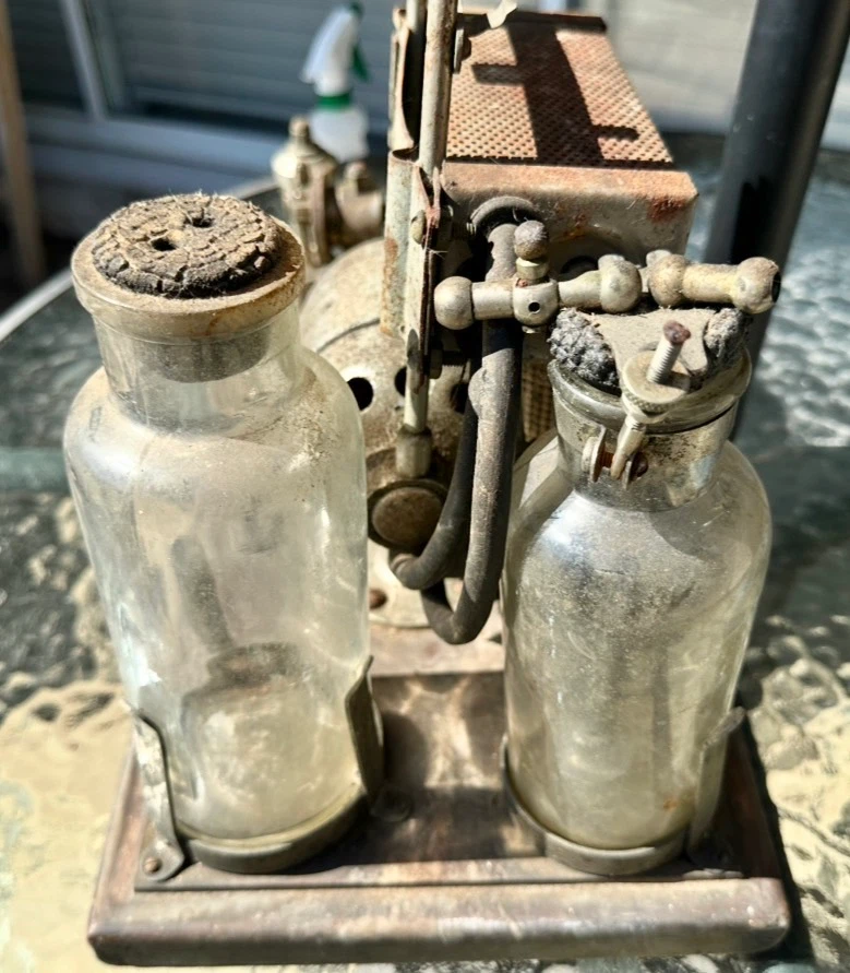 Early 1900s Embalming Pump - photo 5