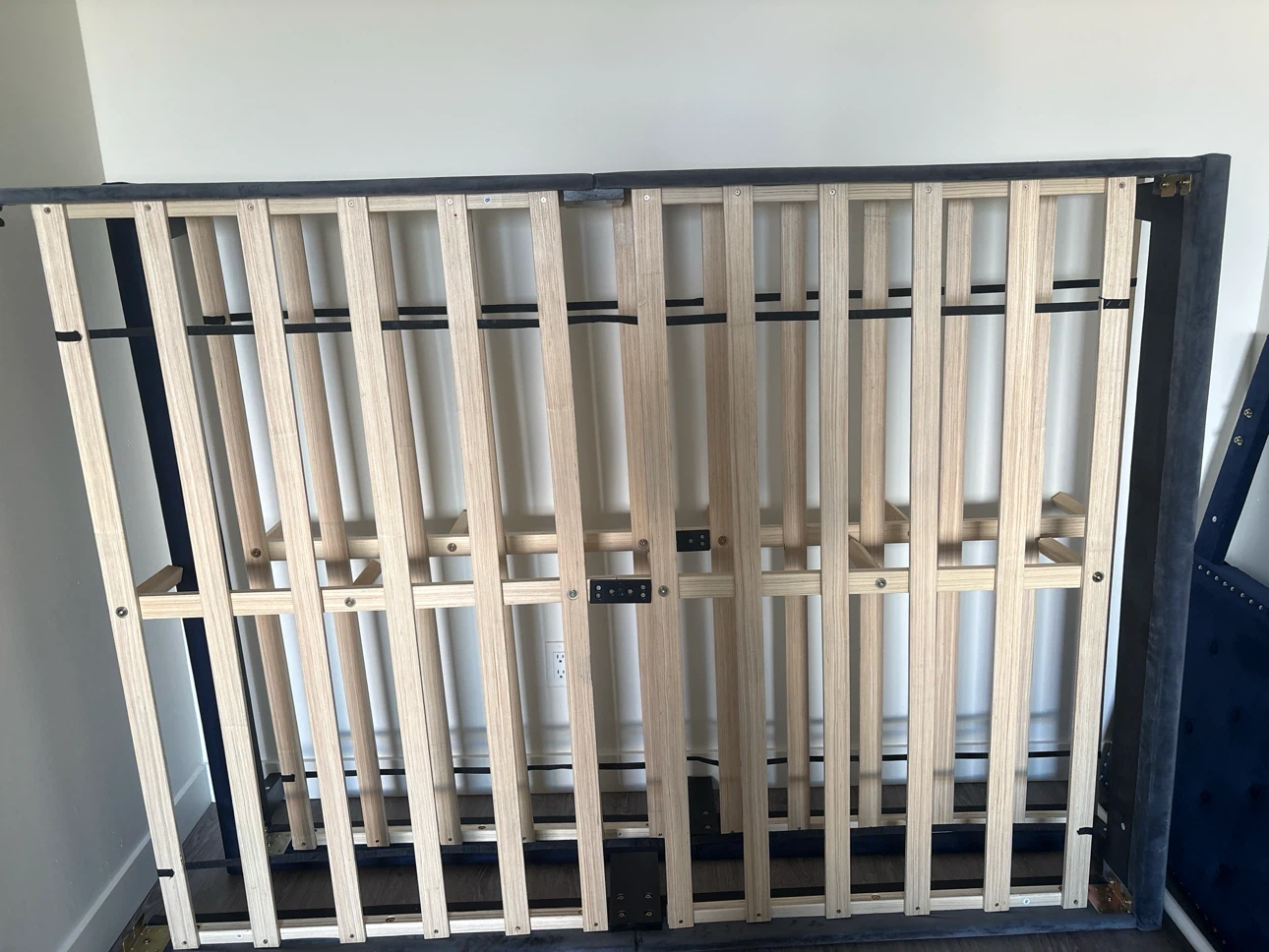 Queen size bed frame with mattress - photo 2