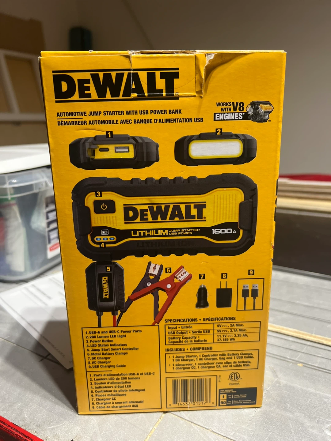 DEWALT 1600 Peak Amp Jump Starter and Power Bank - photo 2