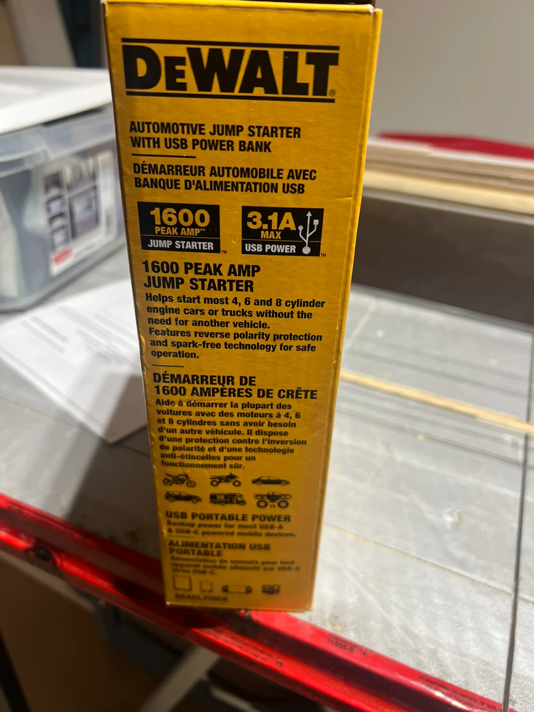 DEWALT 1600 Peak Amp Jump Starter and Power Bank - photo 4