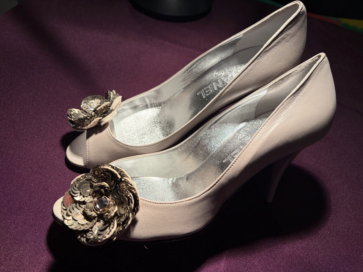 Chanel Light Grey Open-Toe Heels Size 36 - photo 3