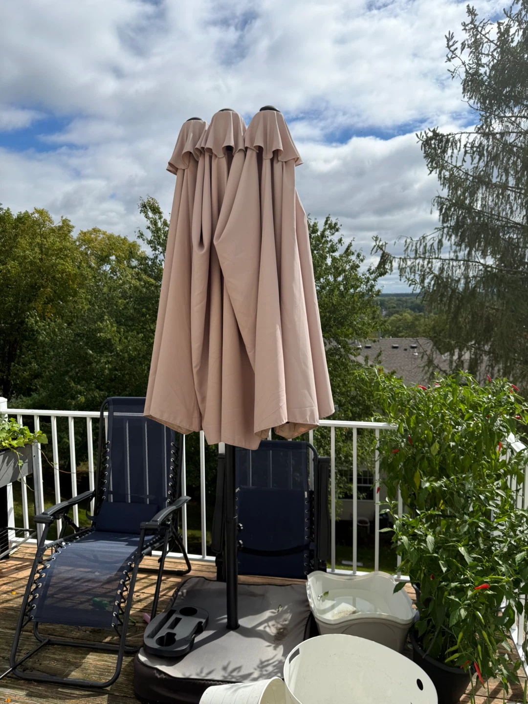 DomeShade 15ft Patio Umbrella & Zero gravity chair 2