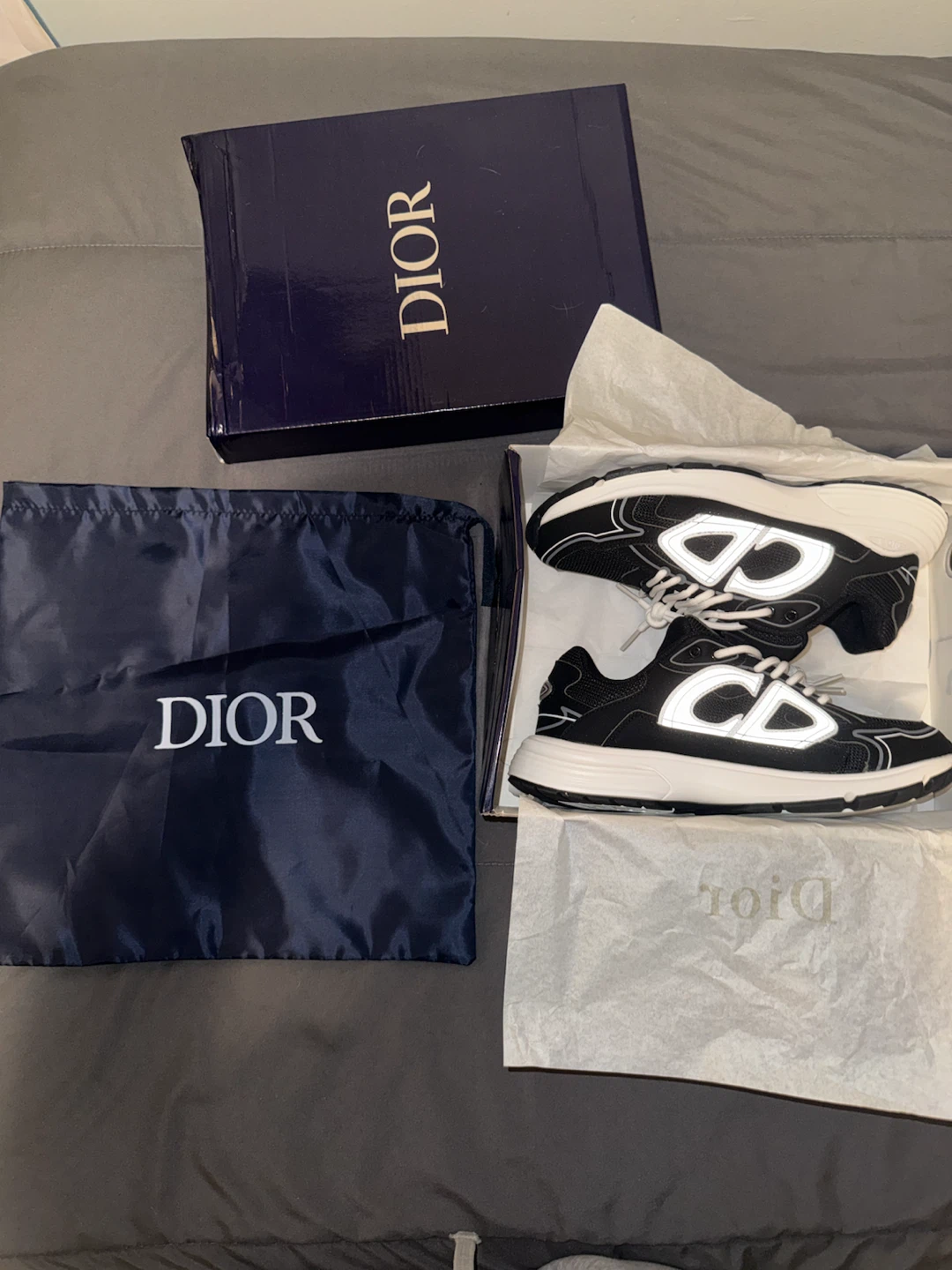 1:1 Dior B30 Sneakers Black/White colorway