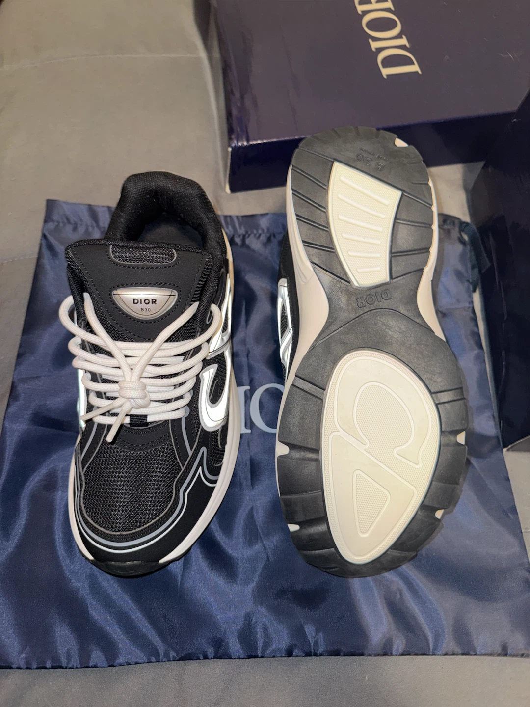 1:1 Dior B30 Sneakers Black/White colorway - photo 2