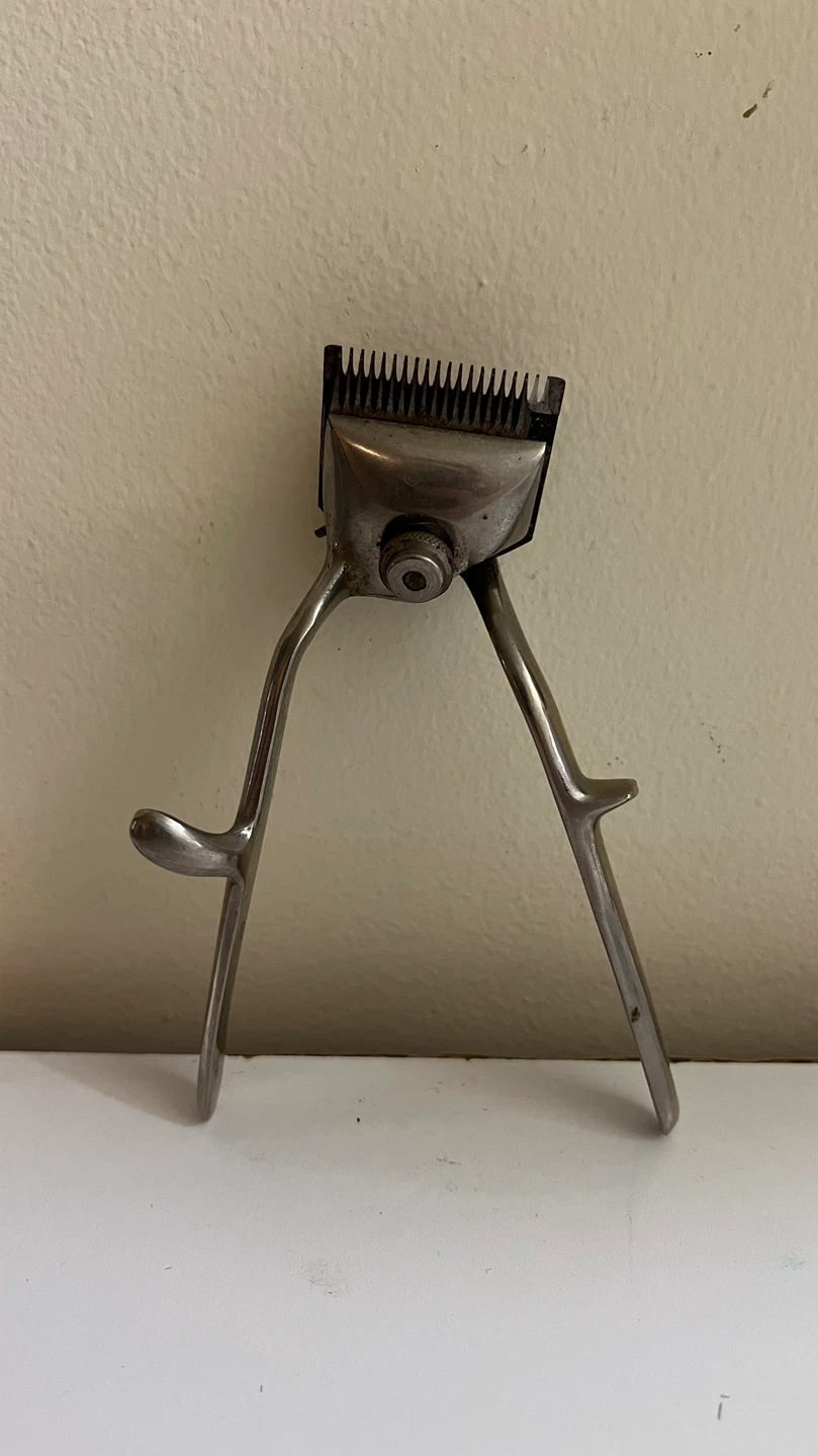 Vintage Venus Manual Hair Clippers (last picture comes free)