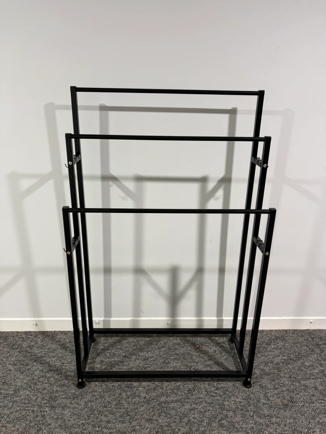 Tall 3 tiers metal towel rack - photo 4