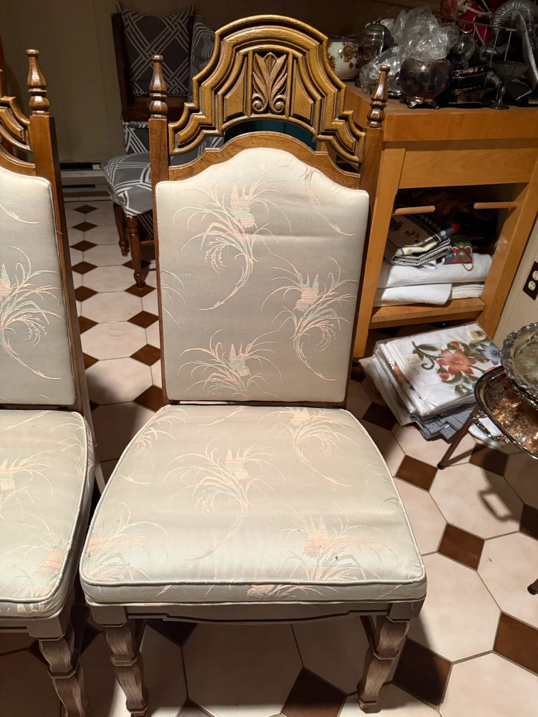 Set of 6 Traditional Dining Chairs