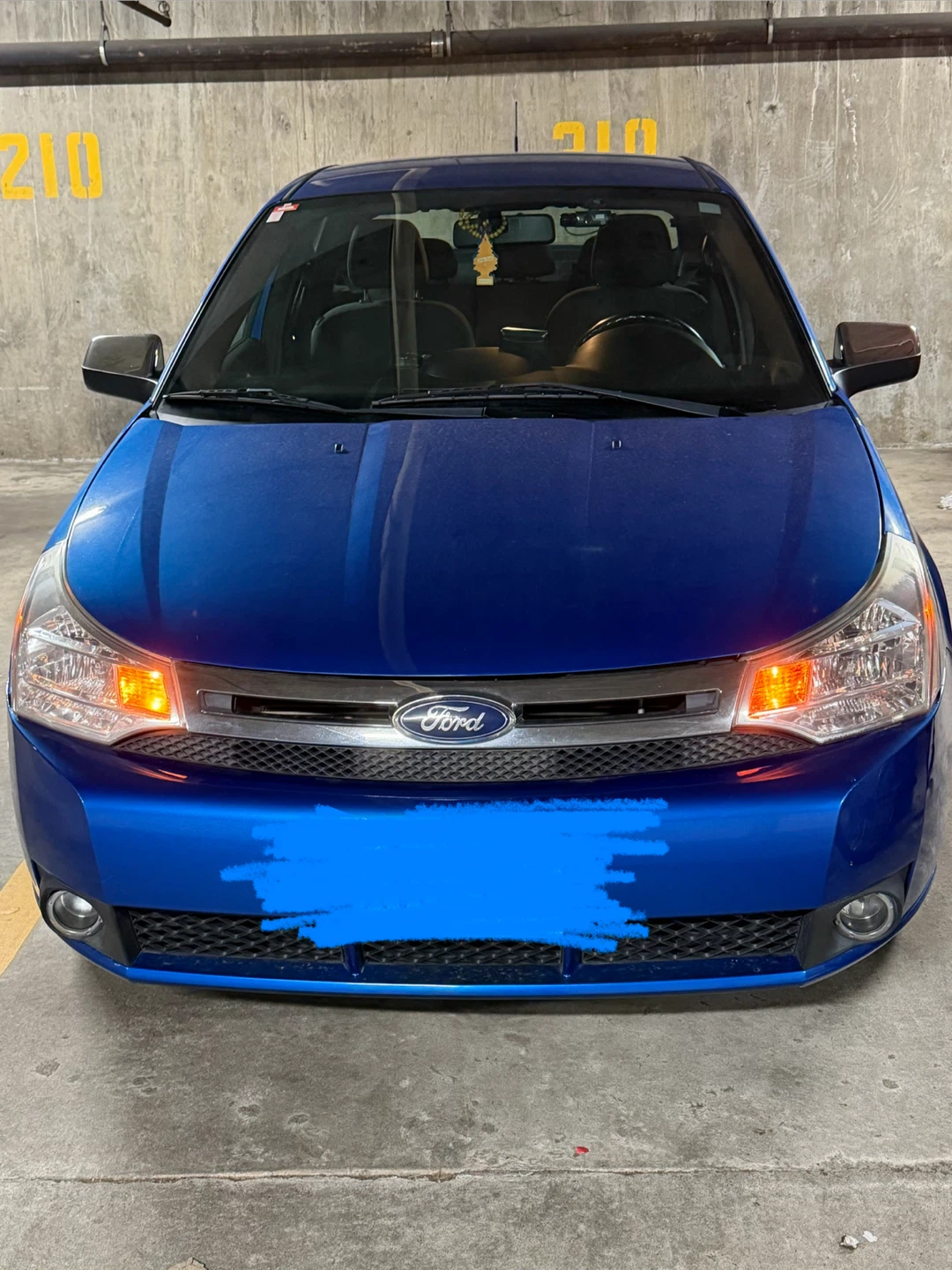 Blue Ford Focus SE