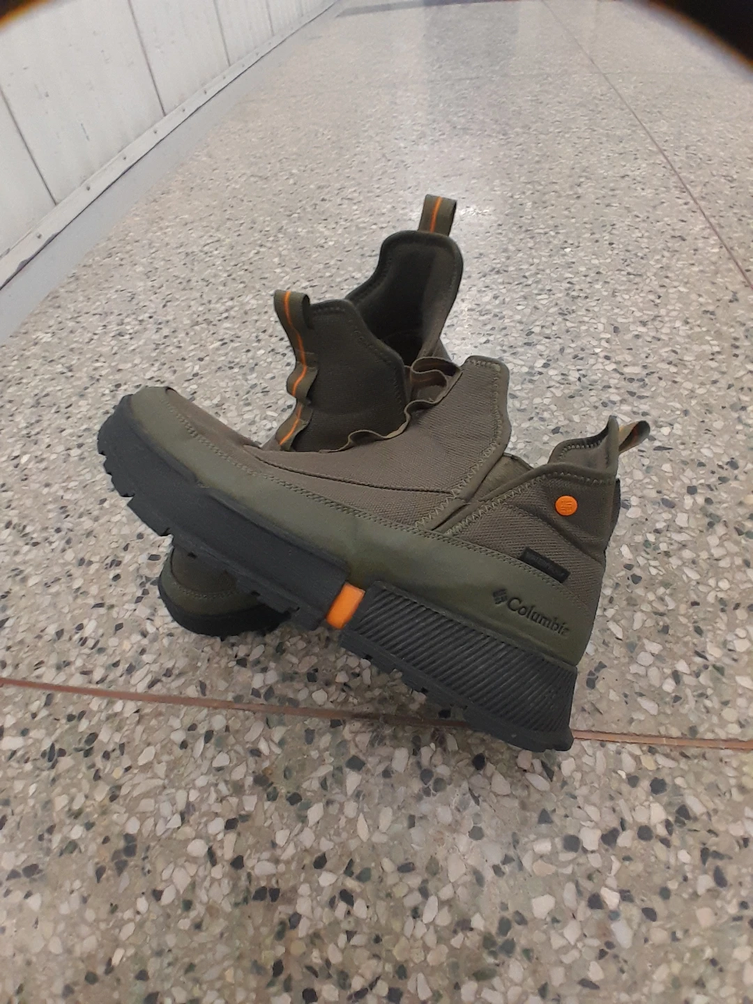Columbia Men's Waterproof Slip-On Boots Men's Size 8.5