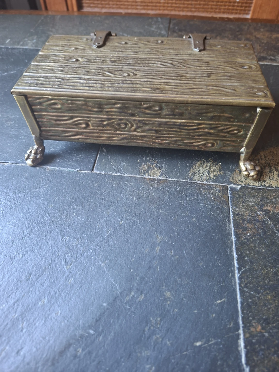Vintage 1930s-style tabletop cigar box / trinket humidor.