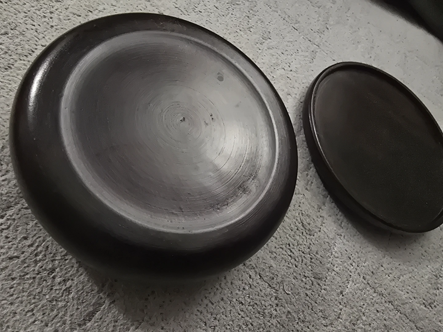 Wooden round storage box with floral carving - photo 4