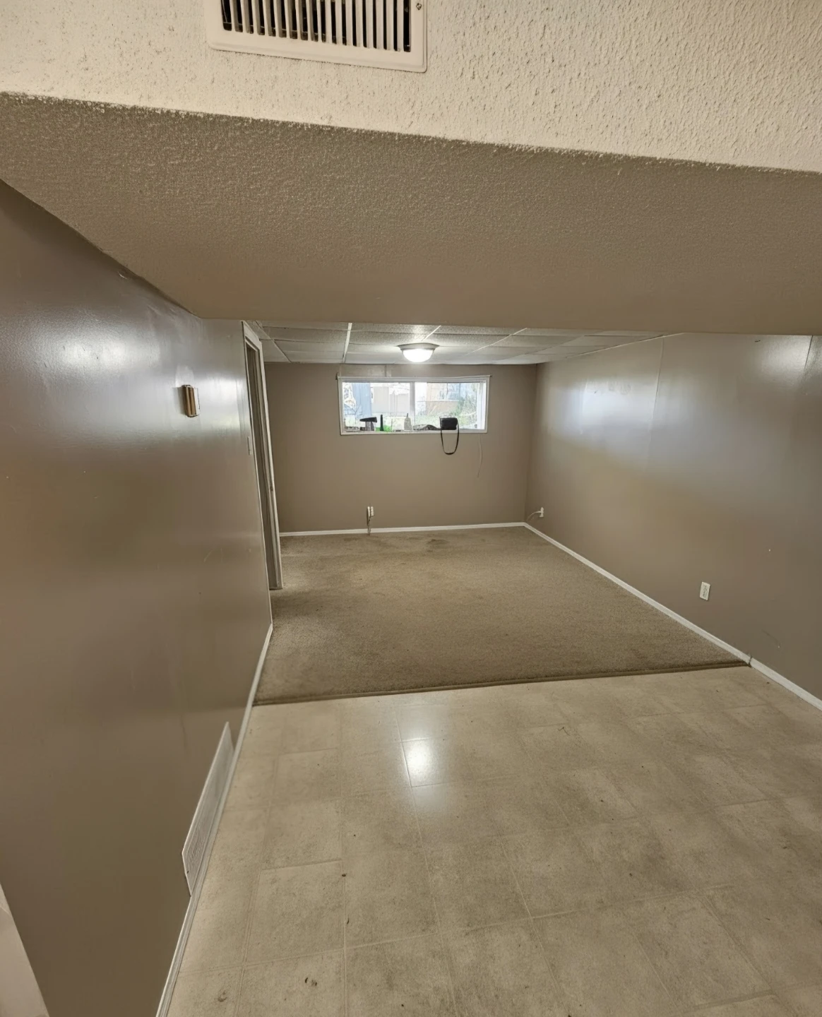 Large Spacious 2 Bedroom 1 washroom basement - photo 2