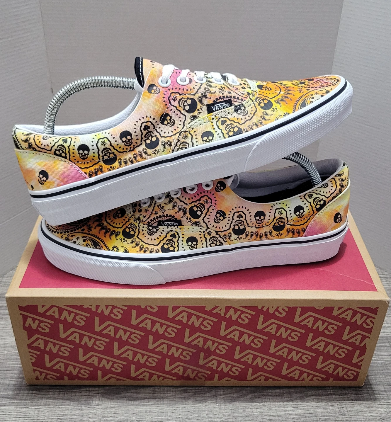 Vans Bandana Skull Print Sneakers Size 10 - photo 4