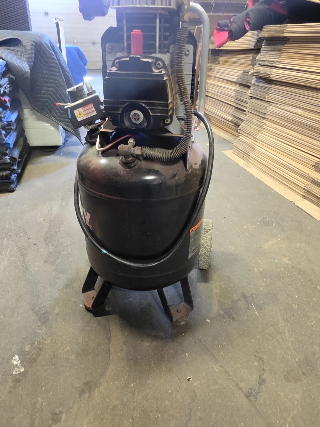 Husky 10 Gallon Air Compressor - photo 2