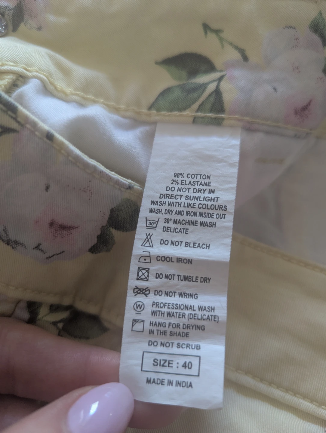 Floral Print Yellow Shorts size 40 - photo 3
