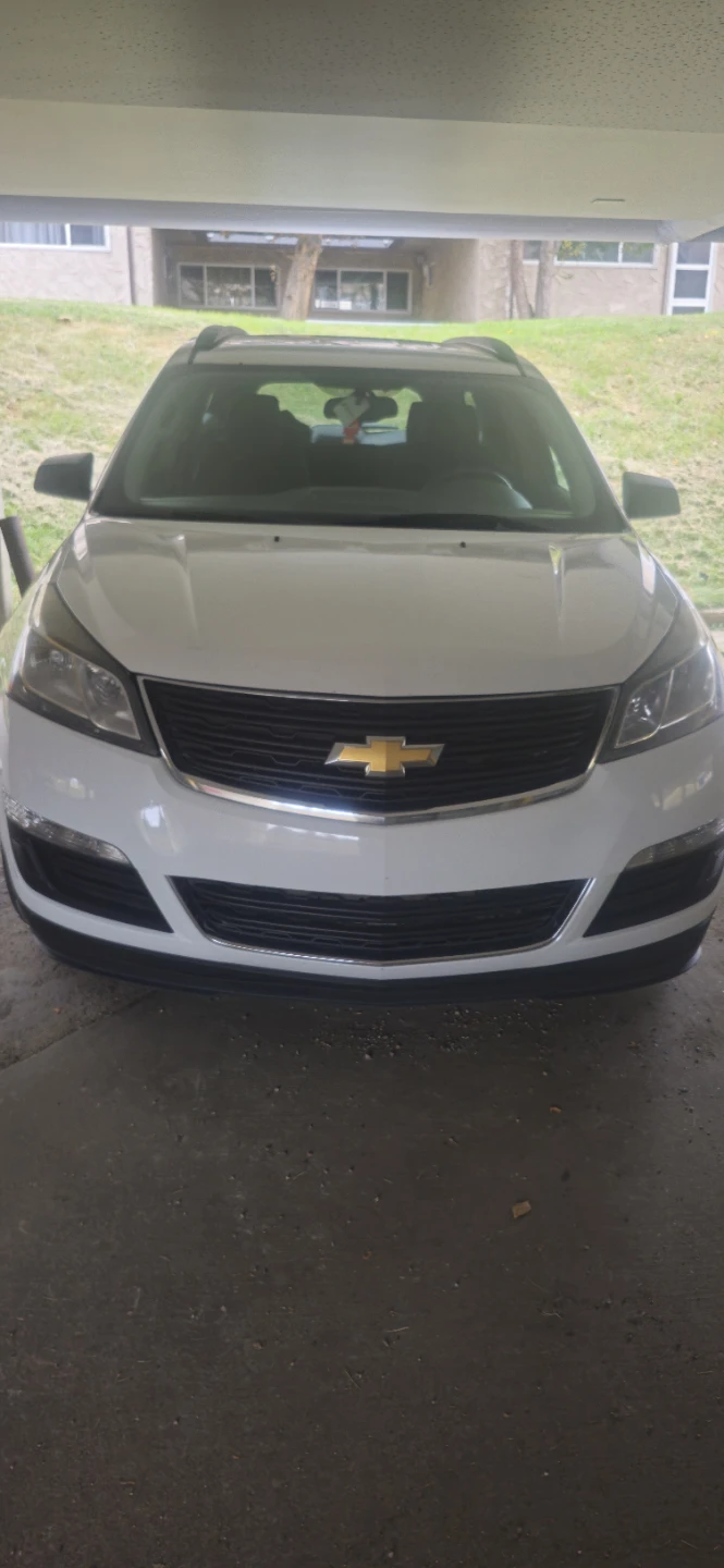 White Chevrolet Traverse SUV