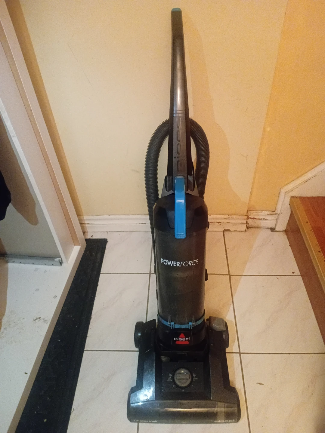 BISSELL PowerForce Vacuum Cleaner - photo 5