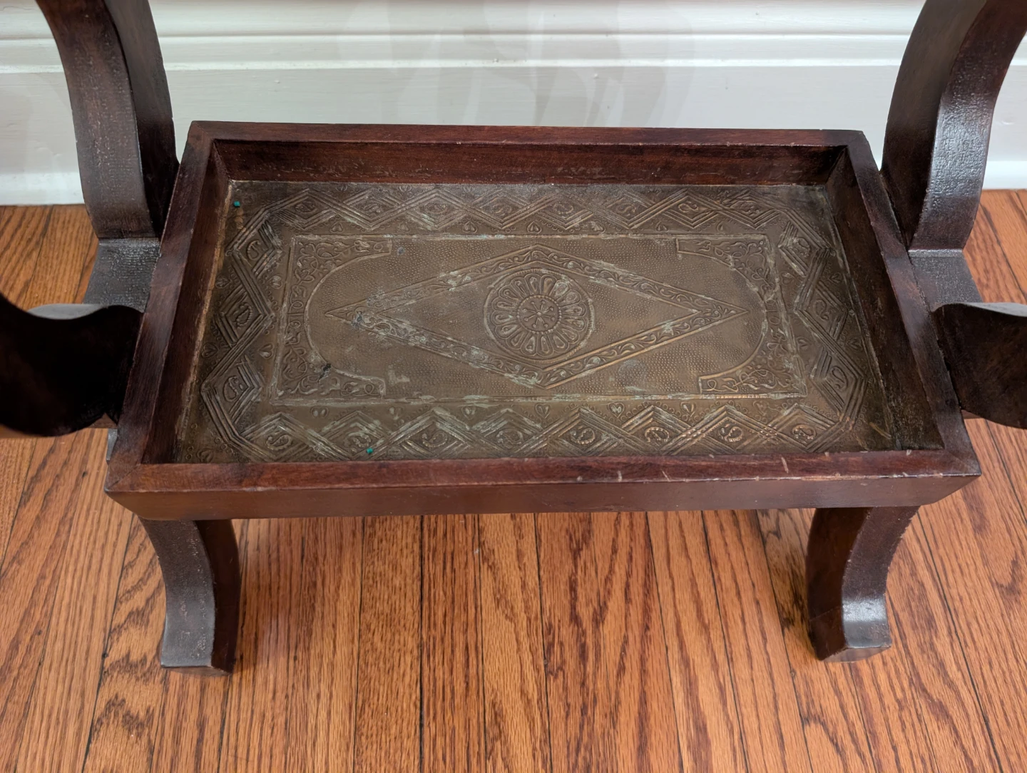 Woden side table with etched brass inlay - photo 4