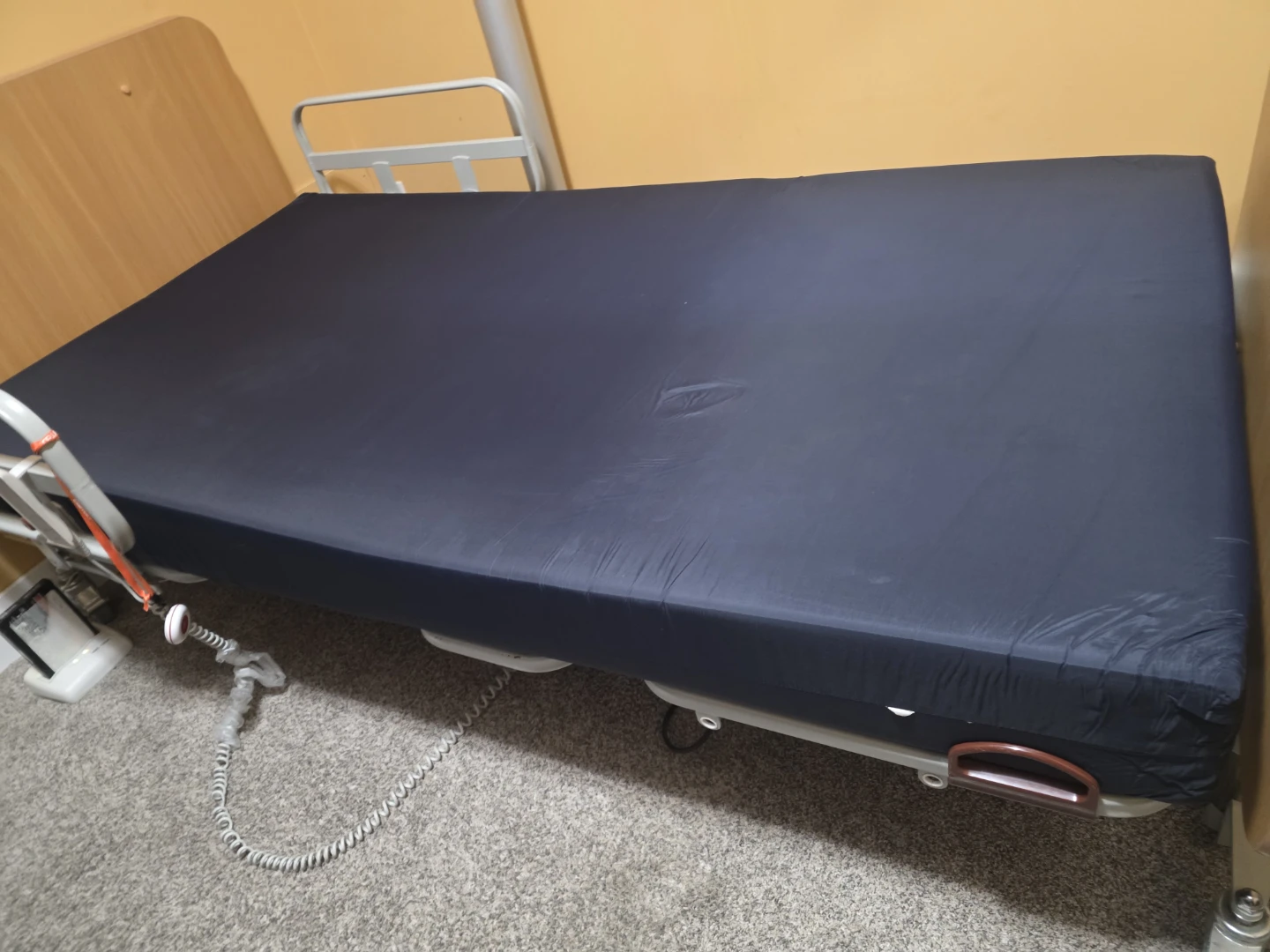 Hospital bed matters - photo 2