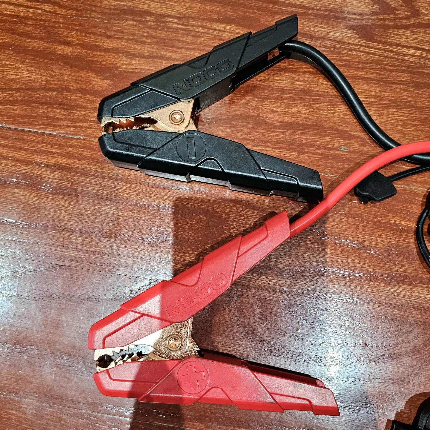NOCO Genius Boost+ GB40 1000A Jump Starter - photo 3