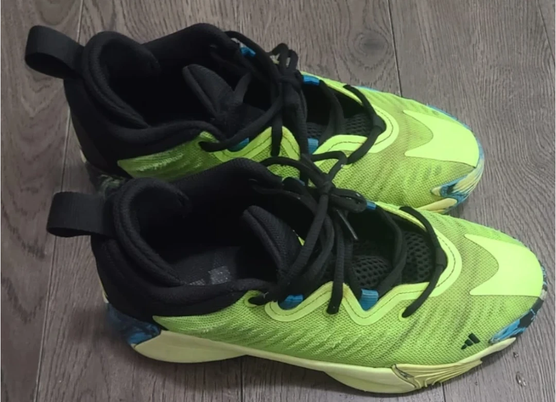 Adidas Basketball Shoes Lime Green size 7y - photo 4