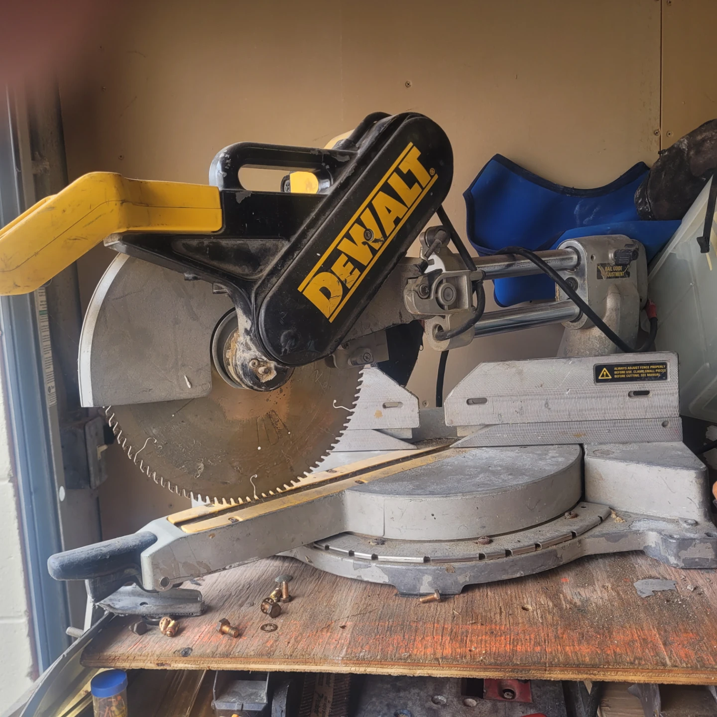 DeWalt Compound Miter Saw