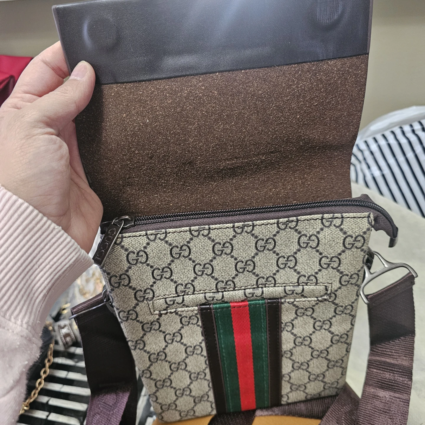 Gucci Style Messenger Bag - photo 2